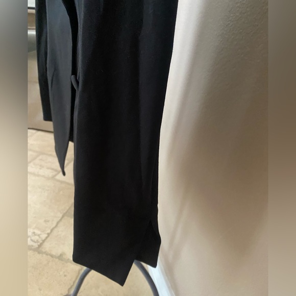 Classic Black Double-Breasted Blazer with Notched Lapel - Picture 3 of 5